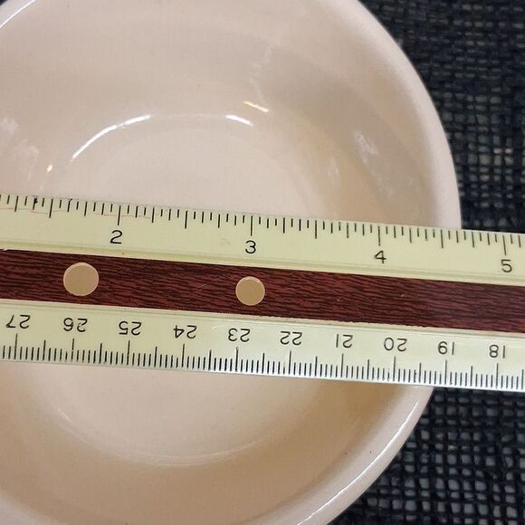 Vintage Watt Pottery 2014 Oval Lidded Dish with Apple Design - Picture 6 of 7